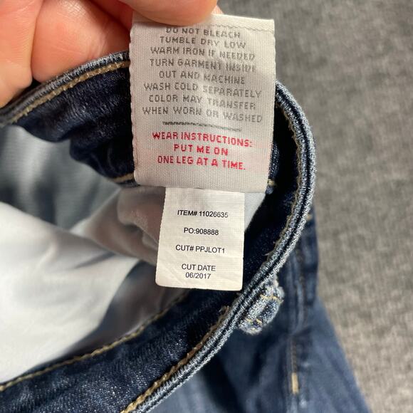 Torrid Denim Cropped Girlfriend Jeans Women's Plus 26R (50X25) Blue Stretch - Picture 6 of 12